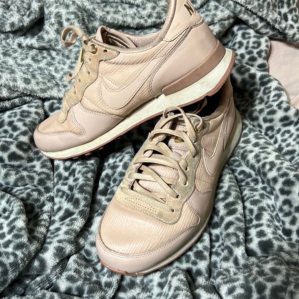 Nike shoes